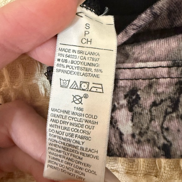 Old Navy Black and Purple Activewear Set - Picture 9 of 9